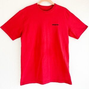 Patagonia Red Men's Cotton Short Sleeve Tee - Size Small